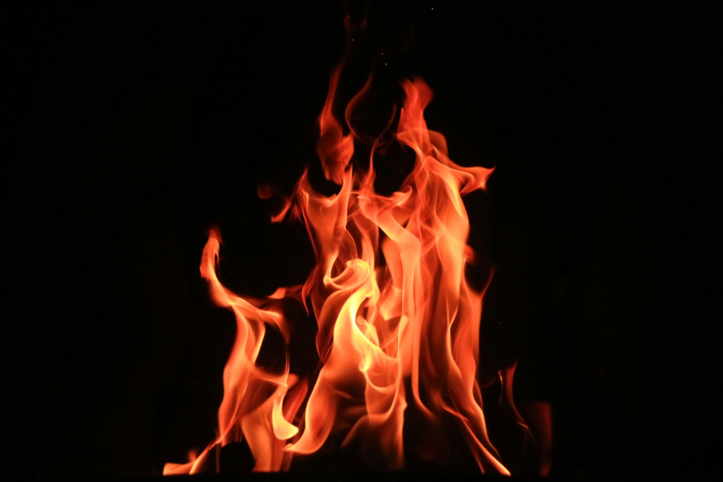Are There Any Modern Options For Outdoor Fire Pits?
