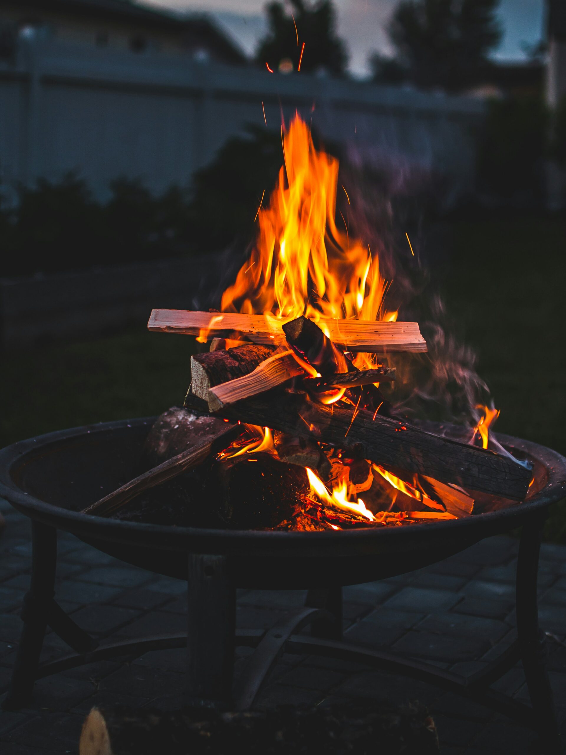 77 Fire Pit Ideas (includes Outdoor Decor)