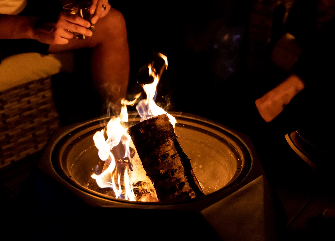 Backyard Fire Pit Building Tips - DIY Network